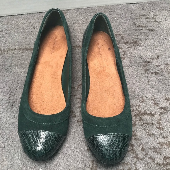 G.H. Bass & Co. Shoes - Bass sz 8.5 green suede flats VGUC